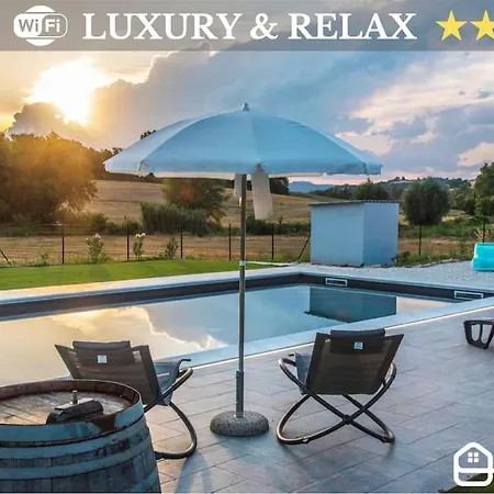 Casolare Con Piscina Wi-fi, Netflix E Biliardo 4*