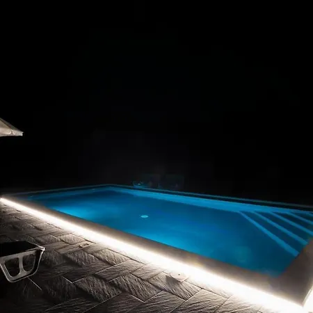 Casolare Con Piscina Wi-fi, Netflix E Biliardo فندق 4*